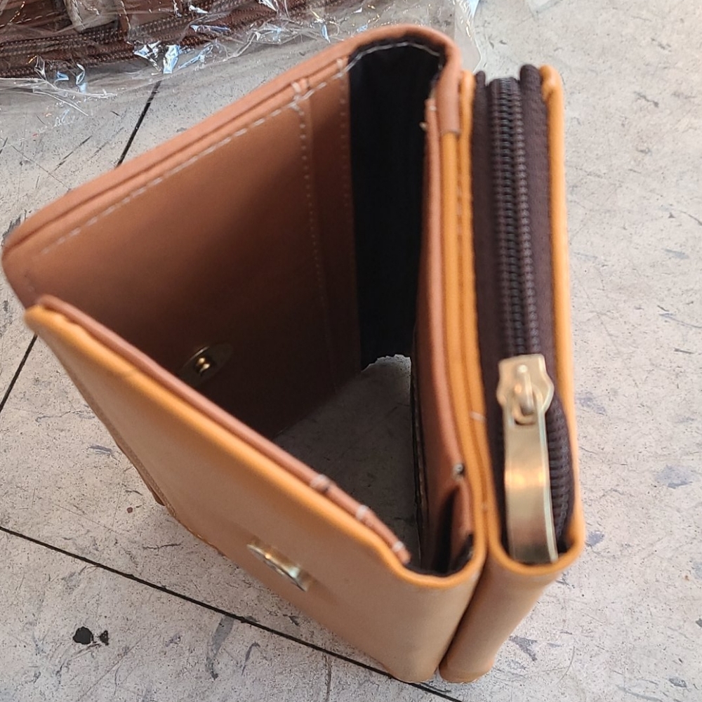 Wallet - Picture 2 of 4